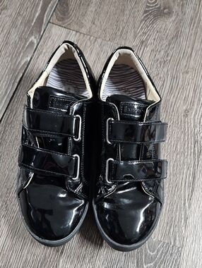 REVITALIGN Black Patent Velcro Women's Sneakers
